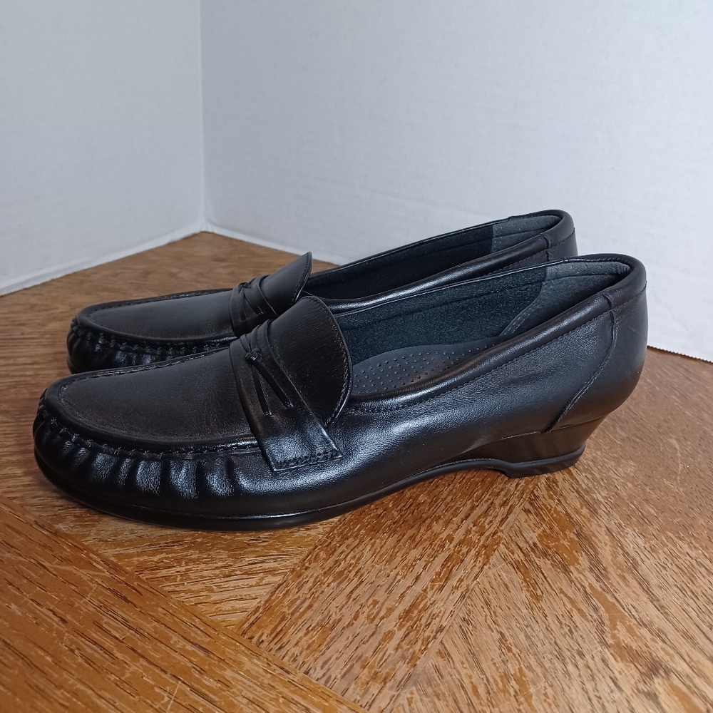 SAS Easier Black Leather Loafers Tripad Slip On Shoes Women’s Size 8.5 see pictu